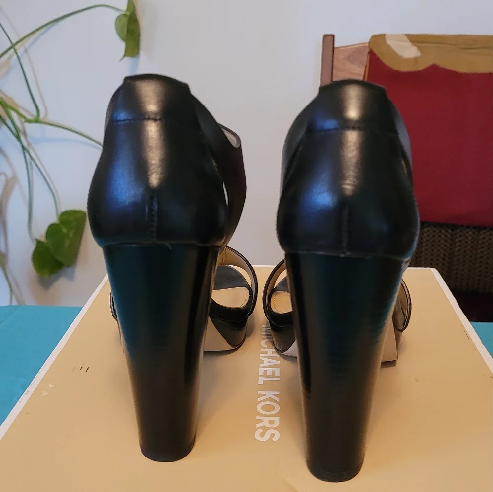 Michael Michael Kors sandals - Picture 4 of 5